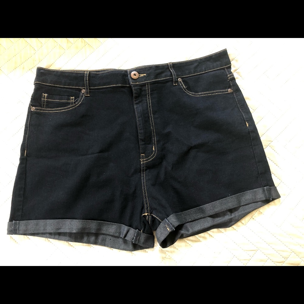 FOREVER 21 JEAN SHORTS